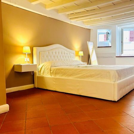 Amazing Apartment In Piazza Santa Croce Firenze Exterior photo