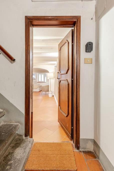 Amazing Apartment In Piazza Santa Croce Firenze Exterior photo